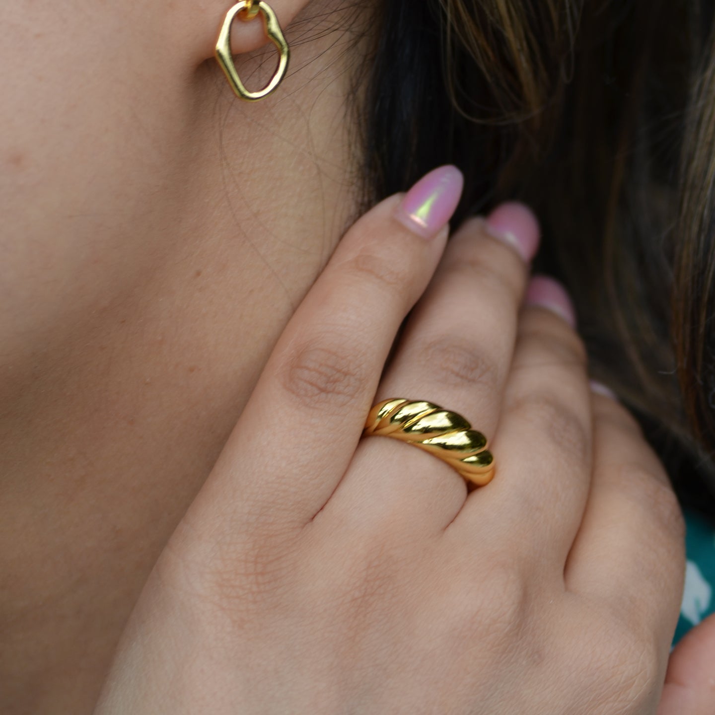 Croissant ring